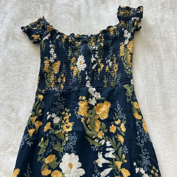 Reformation Murphy Dress in Gracie Size 6 - Picture 4 of 4